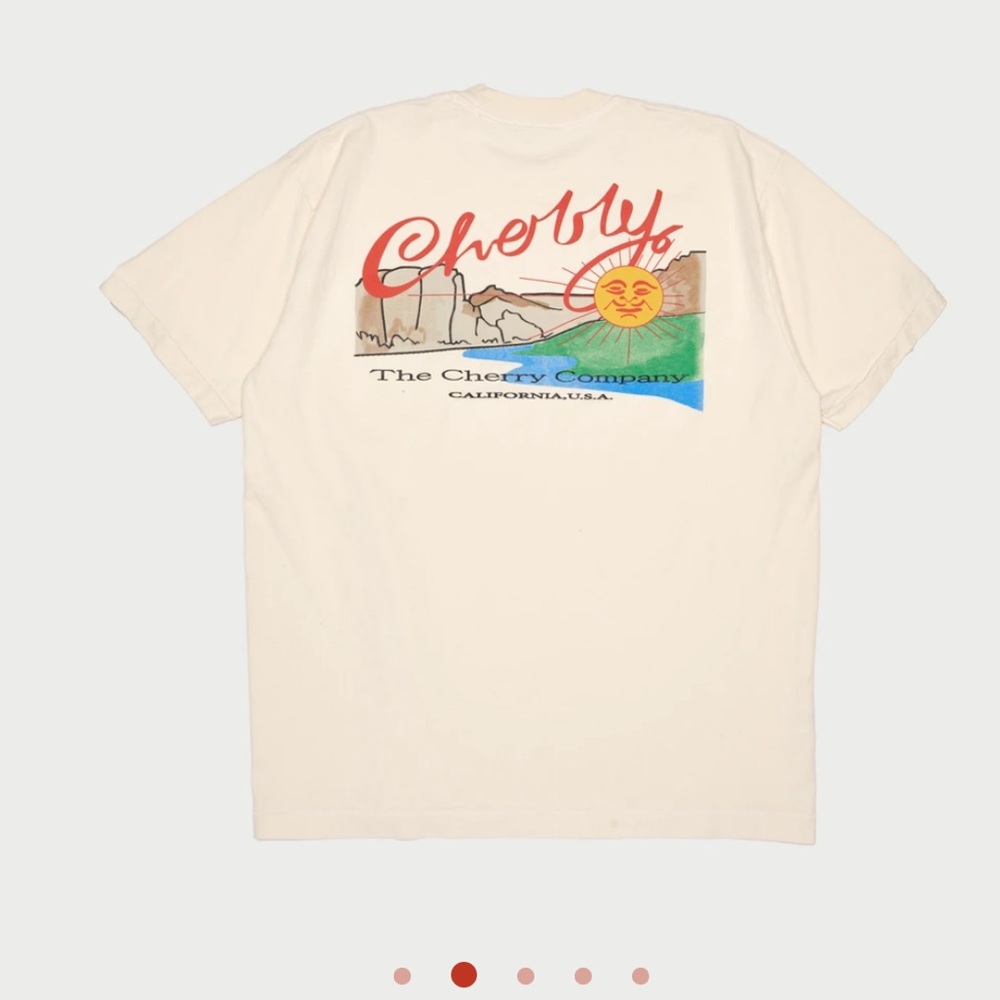 cherry la mountain wear pocket tee shirt - cream